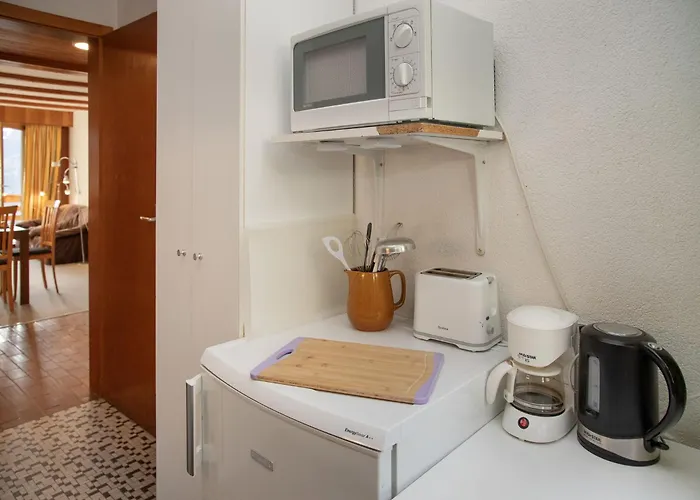 Porthos 37 By Interhome فيربير