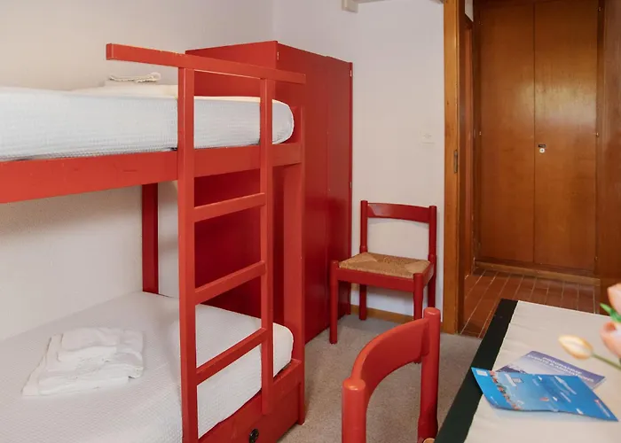 Porthos 37 By Interhome فيربير